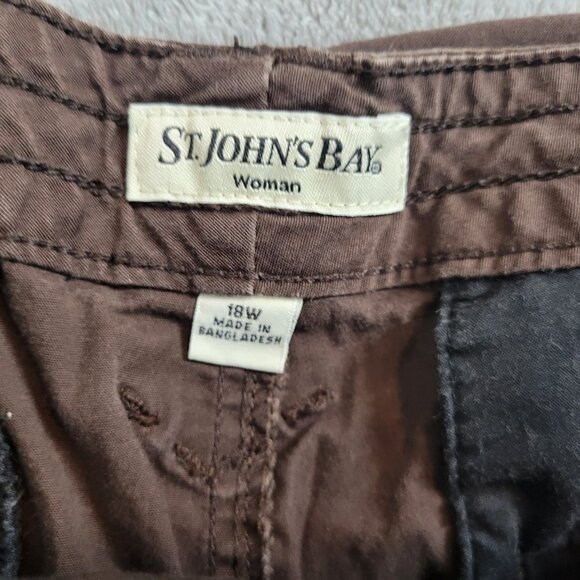St Johns Bay Womens Shorts 18W Plus Brown Zip Fly Pockets Casual BRO26E - Picture 8 of 10